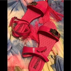 Michael Kors Sandals Women’s 7 Youth 5 nwot Pink